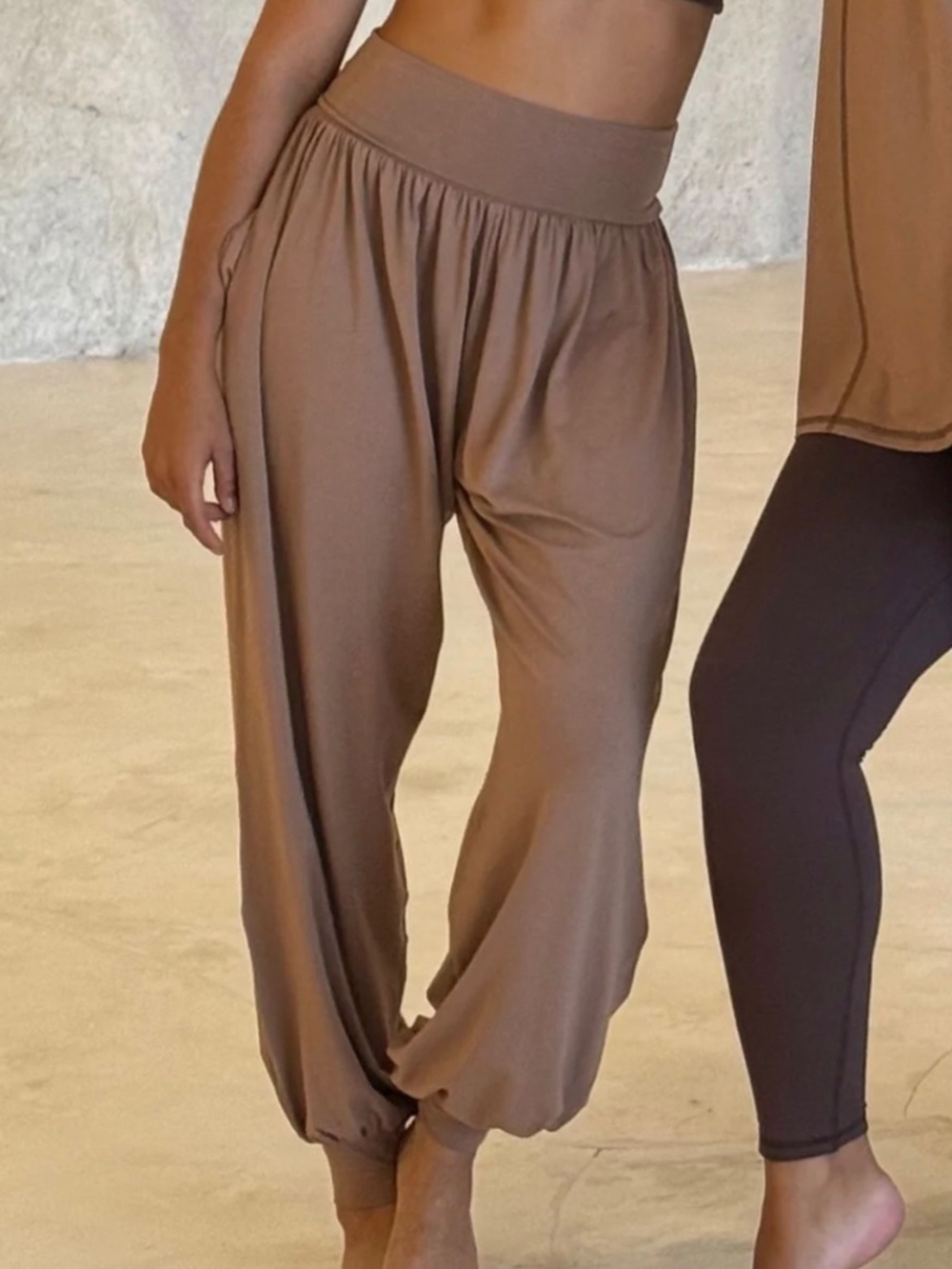 Alora Pant in Sandalwood